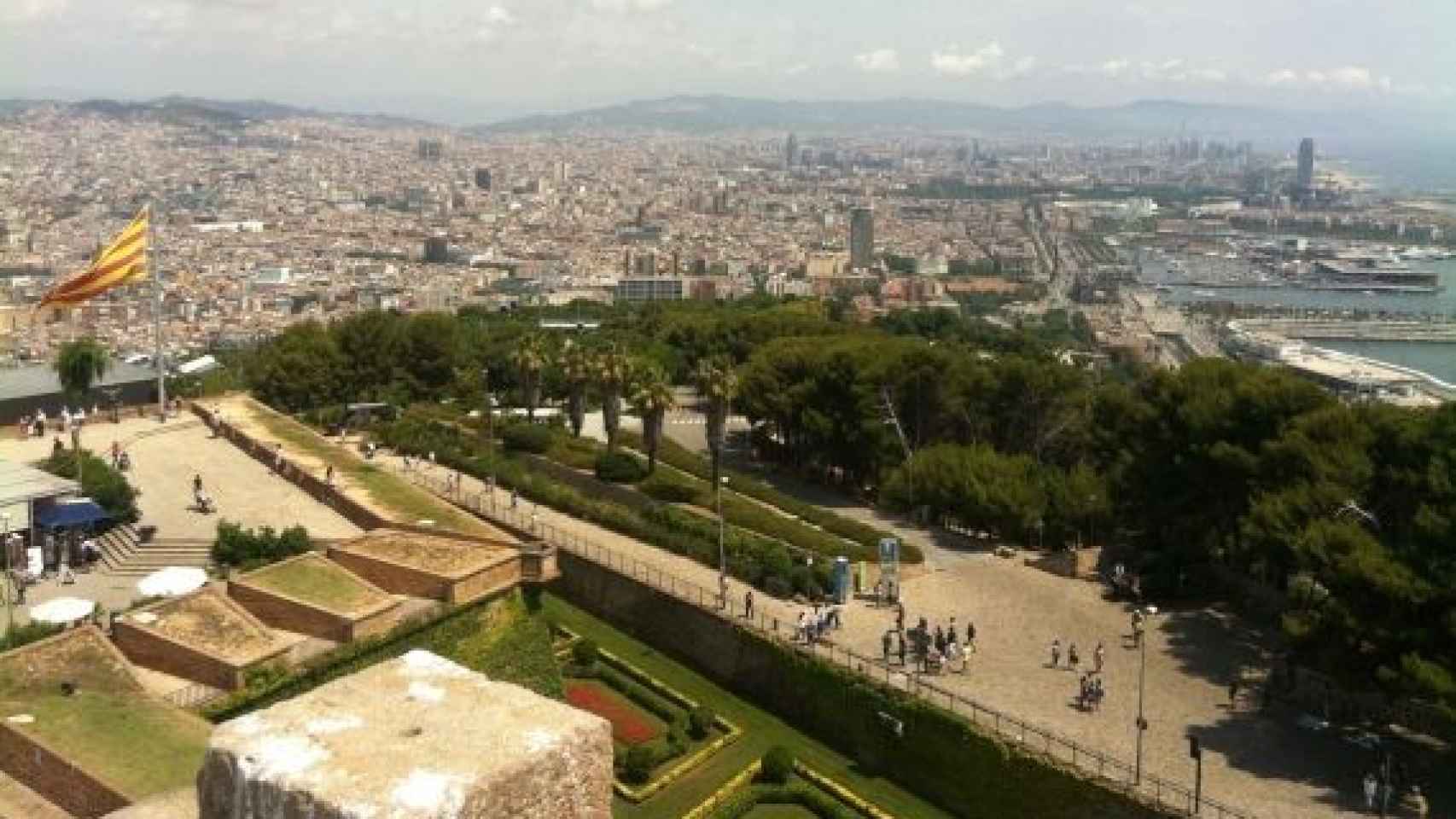 Vista panorámica de Barcelona desde el Castillo de Montjuïc