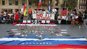 Concentración de latinoamericanos en Barcelona en pro de las libertades en sus países / HUGO FERNÁNDEZ