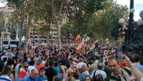 Concentración ciudadana en la Ciutadella en apoyo de la mujer agredida / EP