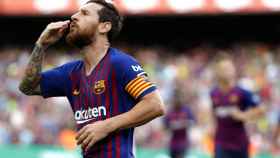 Leo Messi celebra un gol suyo al Huesca con la camiseta del Barça, una elástica muy solicitada por los rivales / EFE