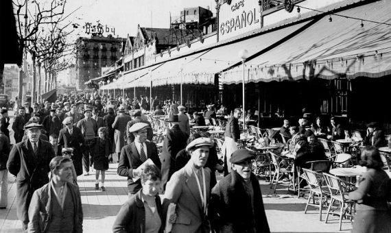 Una imagen del Paral·lel | Josep Maria Sagarra, Arxiu Fotogràfic de Barcelona