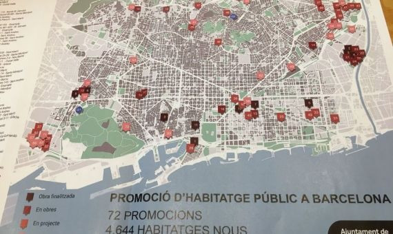 Mapa de la vivienda pública del Ayuntamiento en BCN / MIKI
