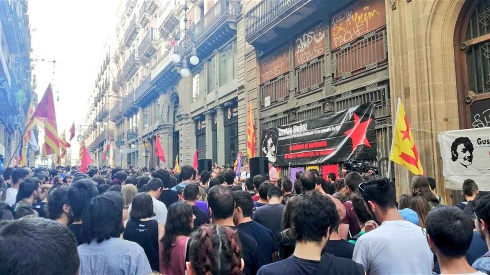 La izquierda radical se ha manifestado este martes por la mañana en el centro de Barcelona / EP
