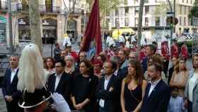 Ada Colau, rodeada de sus adláteres en el Ayuntamiento. También Collboni (PSC) y Alfred Bosch (ERC) / EP