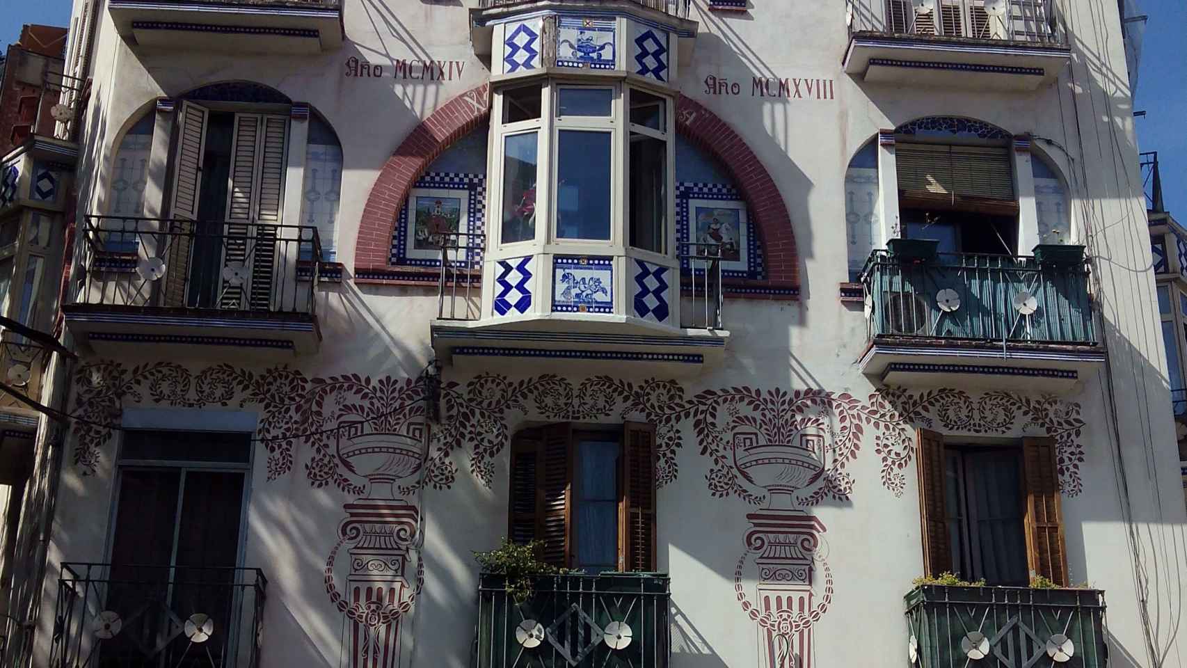 El Edificio Sabadell de la Meridiana, a cabado entre el Modernismo y el Noucentisme / IMMA SANTOS HERRERA