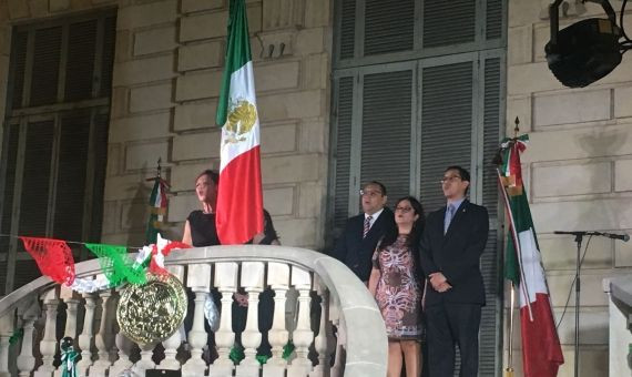 La Cónsul, Carmen Oñate abandera el grito mexicano desde el Palau Robert / A.O. 