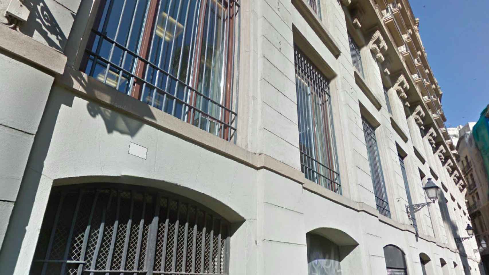 Edificio de la calle de la Nau ofrecido por el Gobierno español