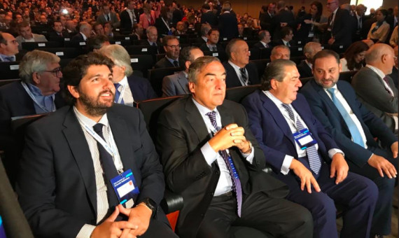 El presidente de Murcia, Fernando López Miras, el de la CEOE, Joan Rosell, el de la AVE, Vicente Boluda, y el ministro de Fomento, José Luis Abalos