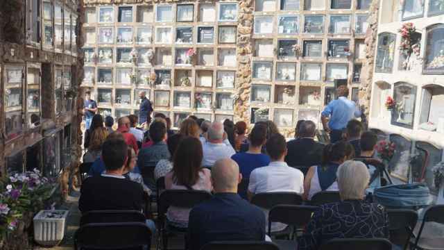 Colau no aparece en el acto de recuerdo por el derrumbe de Montjuïc