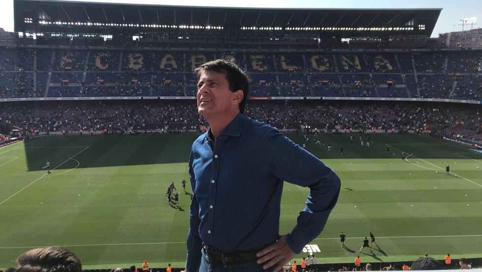 Manuel Valls, en el Camp Nou antes del Barça-Athletic