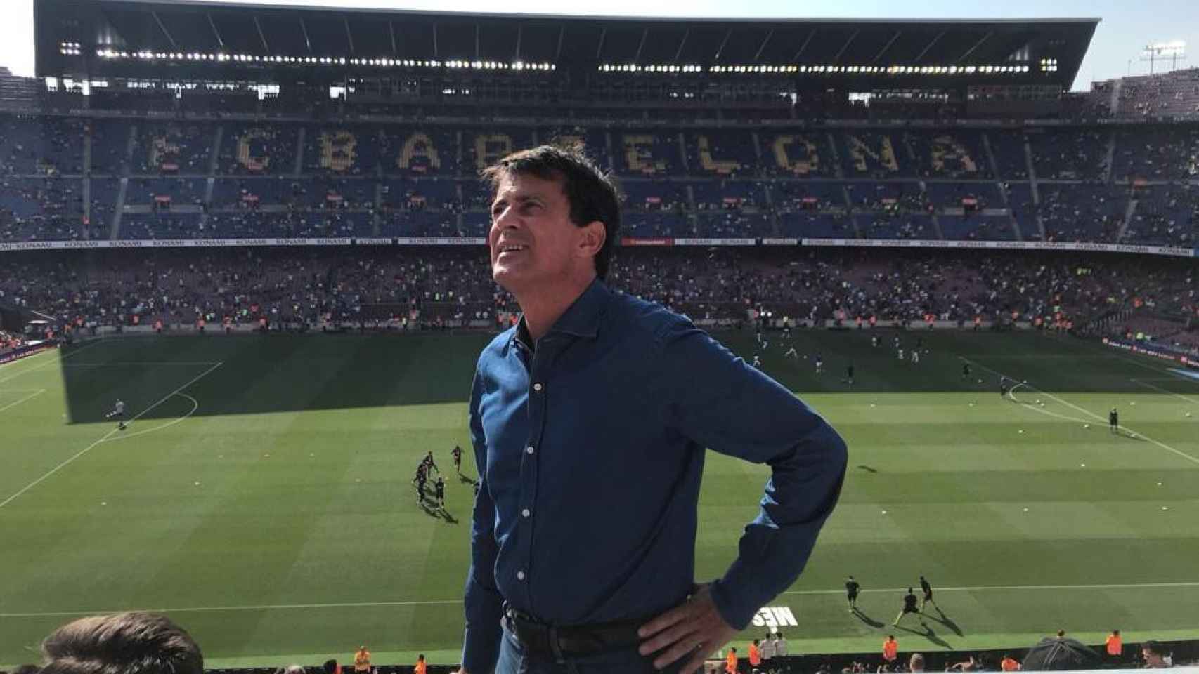 Manuel Valls, en el Camp Nou, antes del Barça-Athletic / Twitter