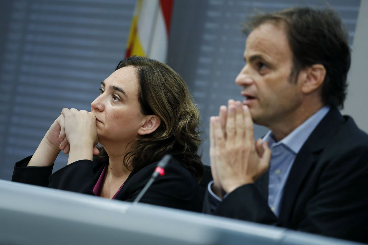 Jaume Asens junto a la alcaldesa Ada Colau / Archivo