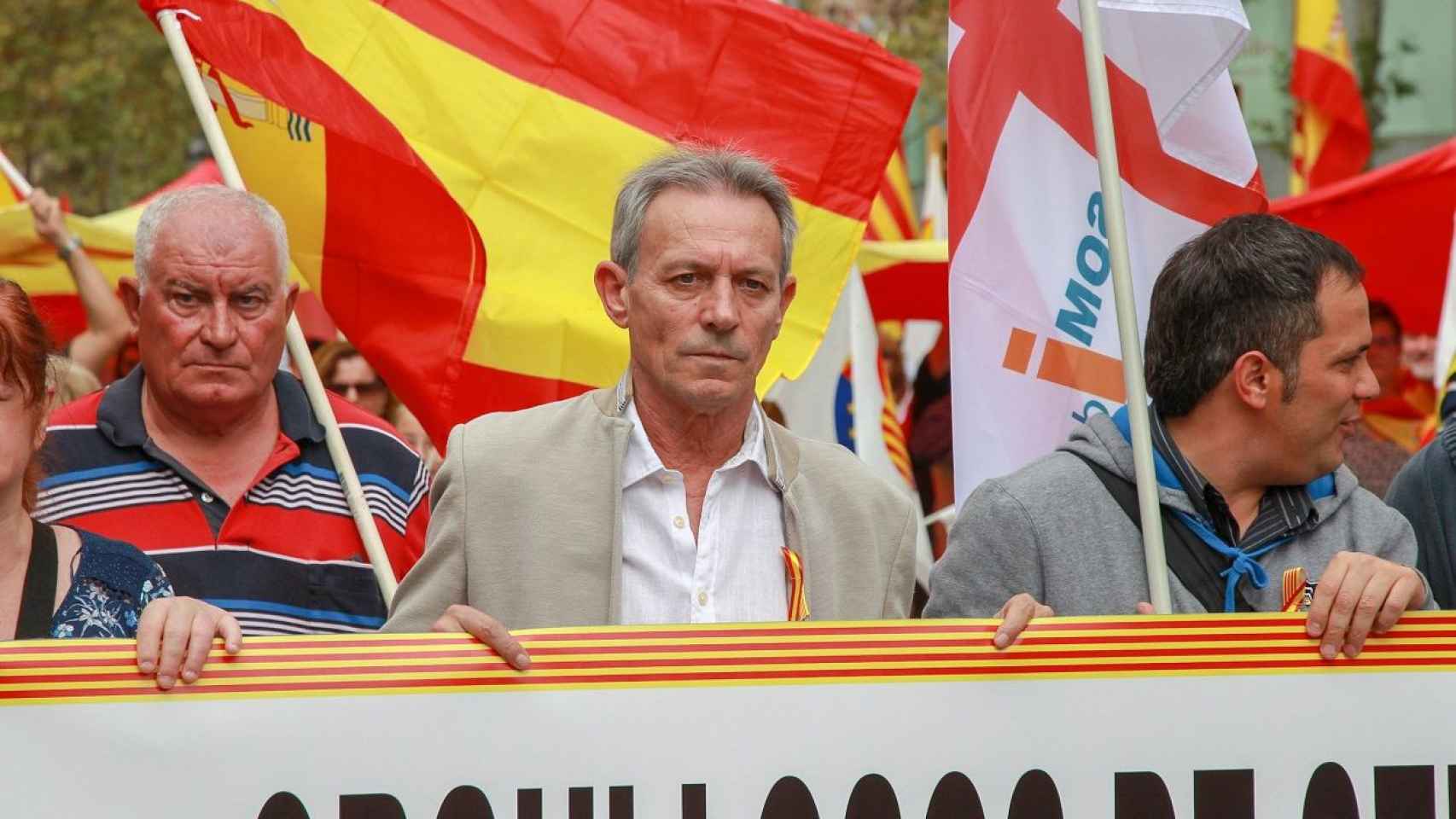 Josep Anglada, presente en la manifestación del 12-O de Barcelona / HUGO FERNÁNDEZ