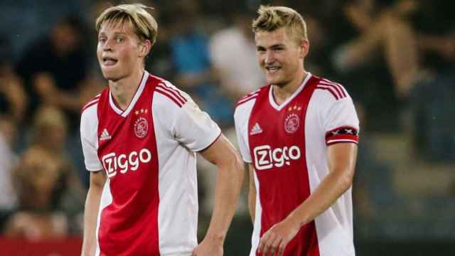 De Jong y DeLigt, las dos jóvenes perlas centrales del Ajax de Amsterdam / Archivo