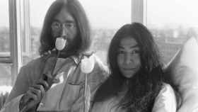 John Lennon y Yoko Ono juntos