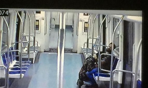 Escena obscena de sexo en el metro de Barcelona