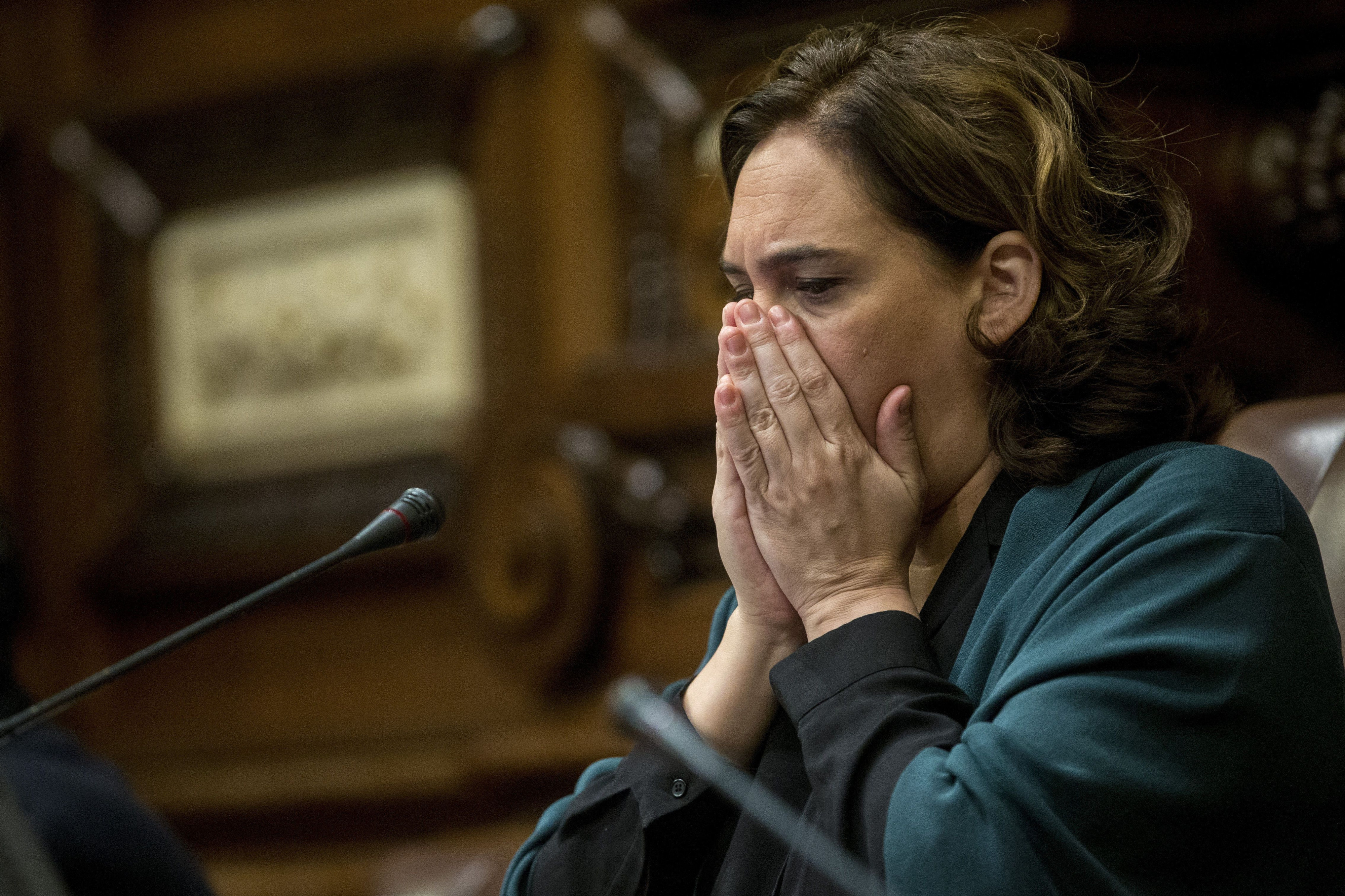 Los partidos de la oposición critican la gestión de Ada Colau al frente de la alcaldía / EFE