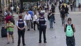 Agentes de la policía autonómica en la Rambla de Barcelona / EFE