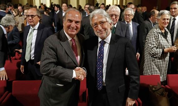 Gay de Montellà y Sánchez Llibre, presidentes saliente y entrante / EFE