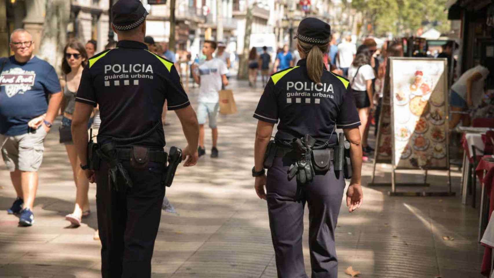 Agentes de la Guàrdia Urbana patrullando en la ciudad / @barcelona_GUB
