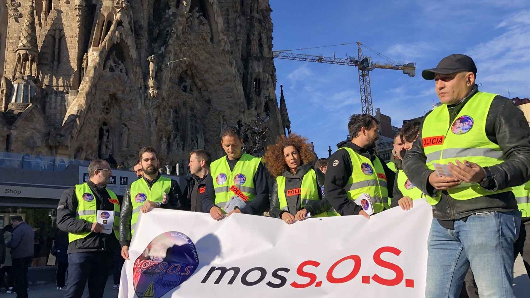 Agentes de los Mossos en una protesta en la Sagrada Família / EP