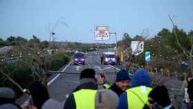 Los CDR habían cortado la autopista AP-7 a la altura de L'Ampolla (Tarragona) / EFE