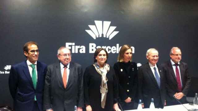 Pau Relat, a la izquierda, con Bonet, Colau, Chacón, Valls y Sarrallonga / MIKI