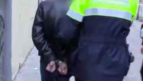 Imagen de un detenido en Sant Andreu / @mossos