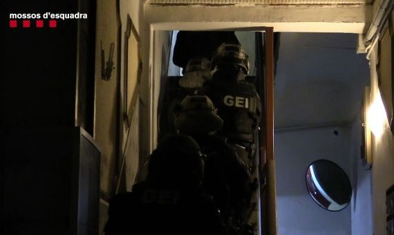 Operativo contra el narcotráfico en Barcelona / MOSSOS D'ESQUADRA