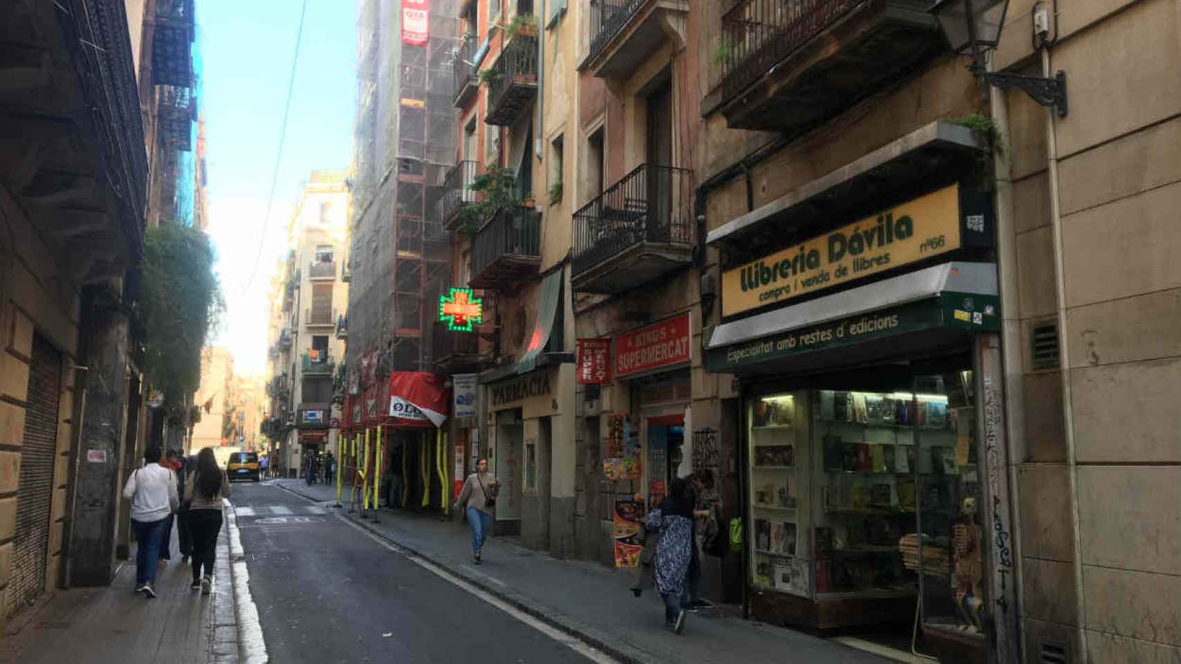 Los puntos de venta de droga se ubican en la calle Hospital / HUGO FERNÁNDEZ