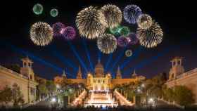 Fuegos artificiales en un espectáculo de Fin de Año anterior en Barcelona / ARCHIVO