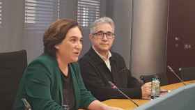 Ada Colau, junto a Josep Maria Muntaner, dando explicaciones por la muerte de Sota / EUROPA PRESS
