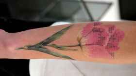 Tatuajes que parecen el típico bordado de punto de cruz, de Eva krbdk