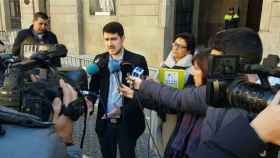 Nacho Pascual, portavoz de PACMA en Catalunya, habla tras la entrega de las firmas / EP