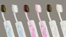 Charcoal & Gold Toothbrush, el cepillo de dientes de oro