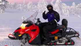 Gerard Piqué, con una moto de nieve en Laponia / Twitter