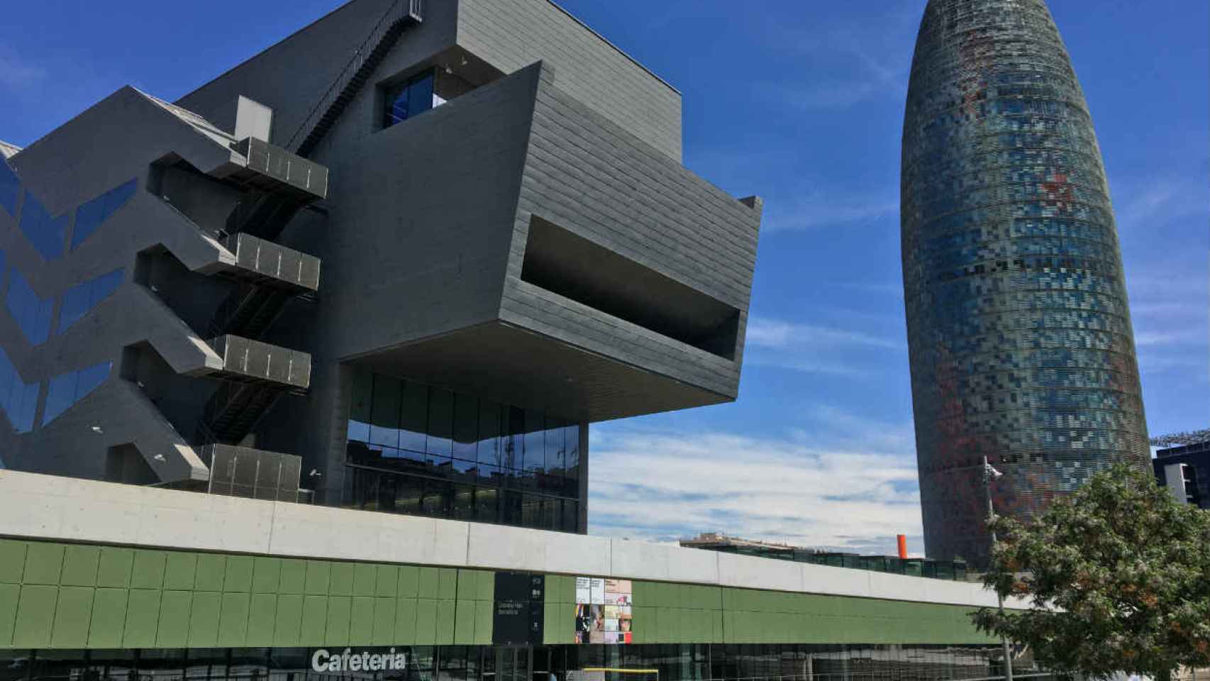 Edificios de Barcelona en Glòries / CR