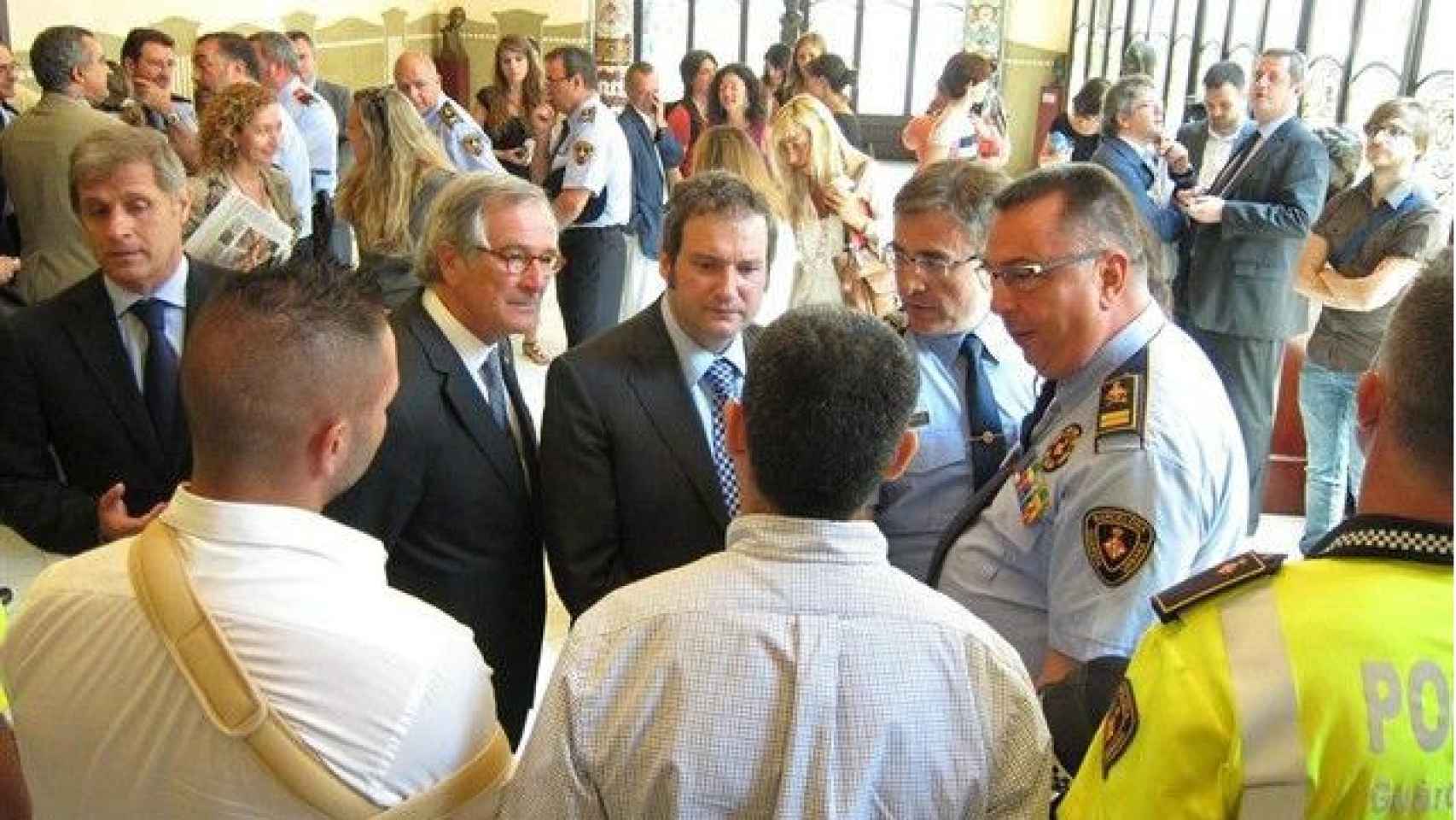 El jefe de la Guardia Urbana, Xavier Vilaró (derecha) cesado por Xavier Trias vuelve al cuerpo policial / EUROPA PRESS