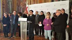 Gerardo Pisarello en el anuncio de que el Ayuntamiento de Barcelona retira la medalla que concedió a Franco / EUROPA PRESS