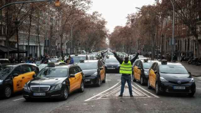 huelga taxis gran via barcelona_570x340