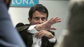 Manuel Valls se mantiene muy activo en las redes sociales / HUGO FERNÁNDEZ