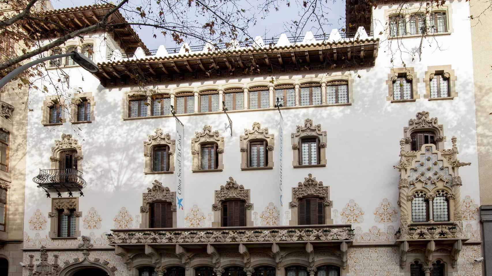 Una imagen de la fachada del Palau Macaya de la Caixa / OBRA SOCIAL LA CAIXA