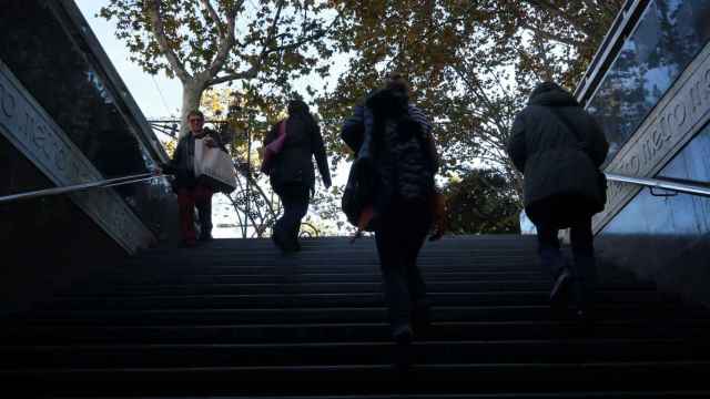 Los trabajadores del Metro realizarán paros de dos horas por turno durante el Mobile / HUGO FERNÁNDEZ