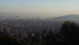 Los niveles de contaminación son excesivos en Barcelona / HUGO FERNÁNDEZ
