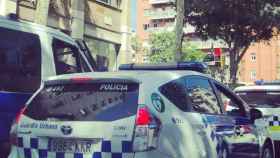 Un ciudadano acusa al Ayuntamiento (en la imagen coches de la Guàrdia Urbana) de ponerle una multa de tráfico en BCN cuando asegura que estaba en la provincia de Girona