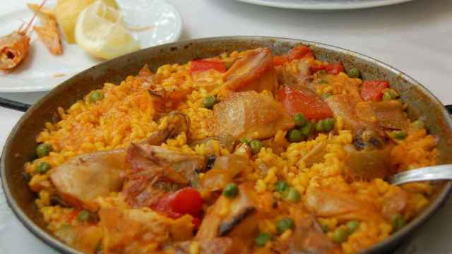 Paella, uno de los platos claves del menú valenciano