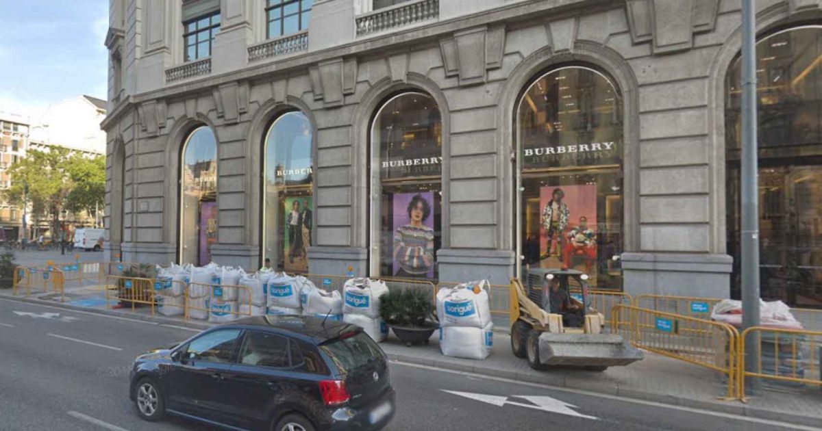 Burberry reduce beneficios con la facturaci n estancada