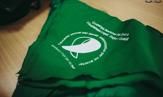Los pañuelos verdes en favor de la legalización del aborto en Argentina / FEDRA BRONDO
