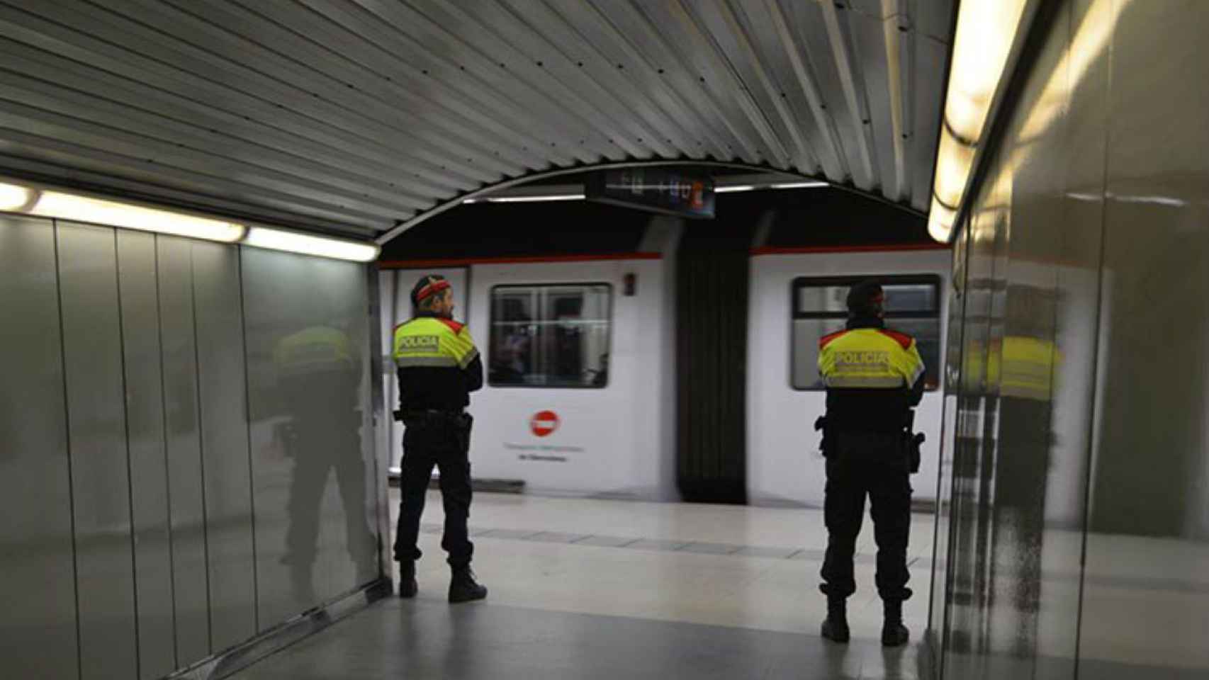 Los Mossos han localizado a la mujer que desapareció en el Metro / @mossos