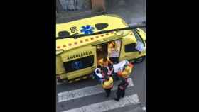 Una imagen de archivo de una ambulancia del SEM en Barcelona
